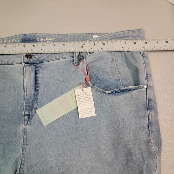 Laurie Felt | Women Daisy Crop Flare - Picture 4 of 6